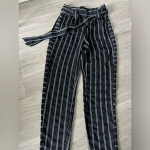 EXPRESS Black Striped Women's Pants